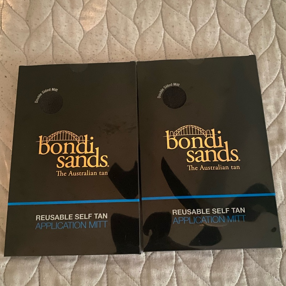 Bondi Sands Tanning Mitt with Black and Blue Design